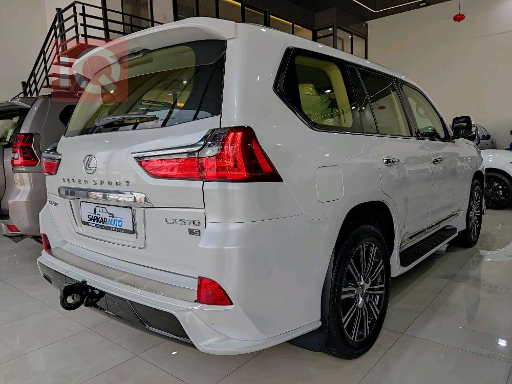 Lexus LX